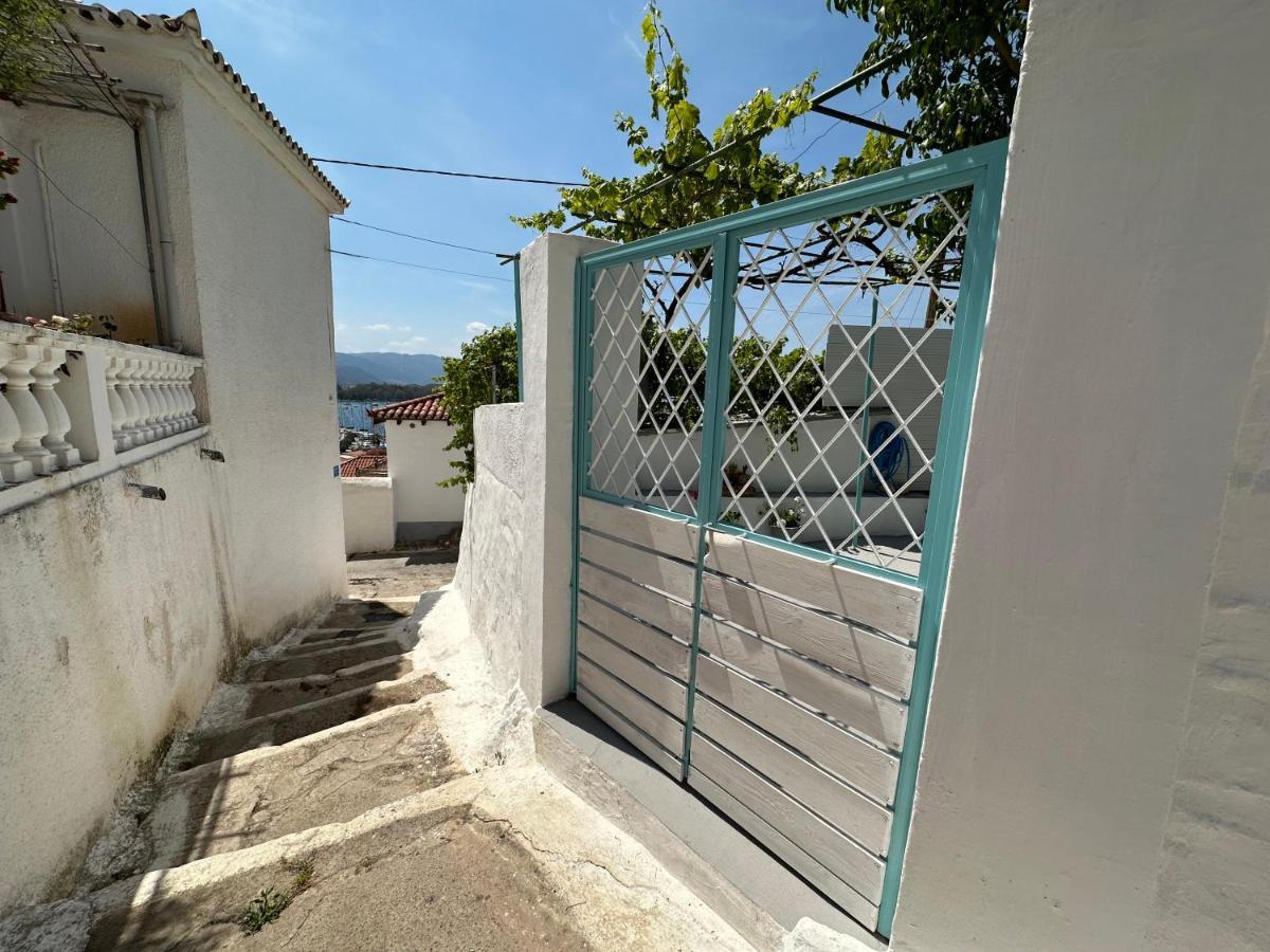 Brinia Cosy Apartment Poros Town Exteriör bild